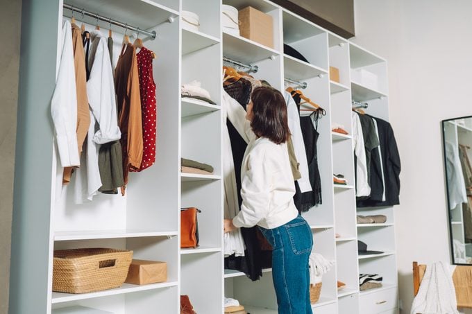 5 Tips For Decluttering Your Closet